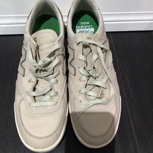 EUC Men’s New Balance REVLite 300 sneaker